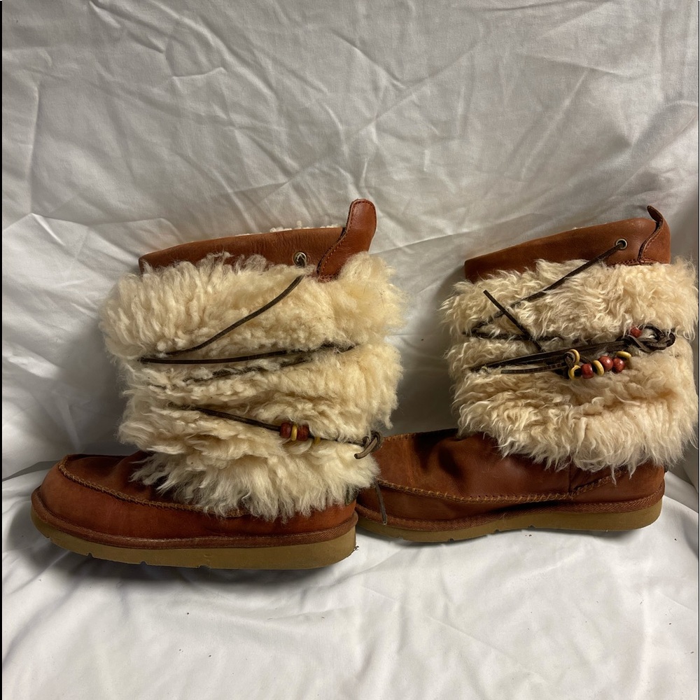 UGG BOOTS